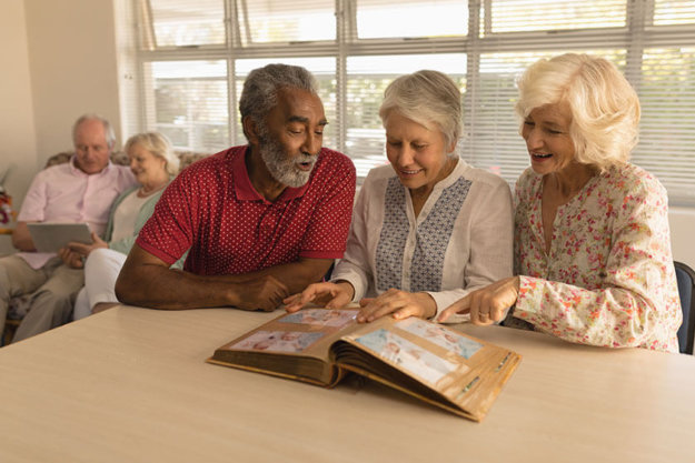exploring the seniors lifestyle at memory care apartment homes in newt