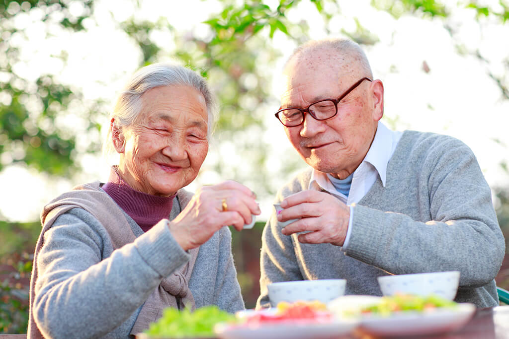 help saeniors regain their appetite