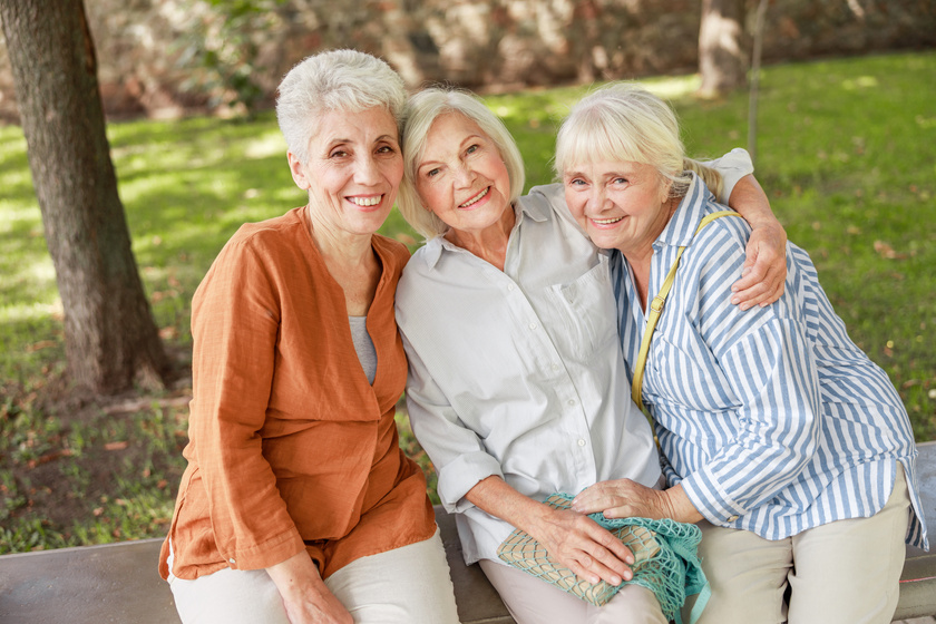Highlighting The Benefits Of Moving To Retirement Communities In Ramsey Acres SC Over Aging Alone