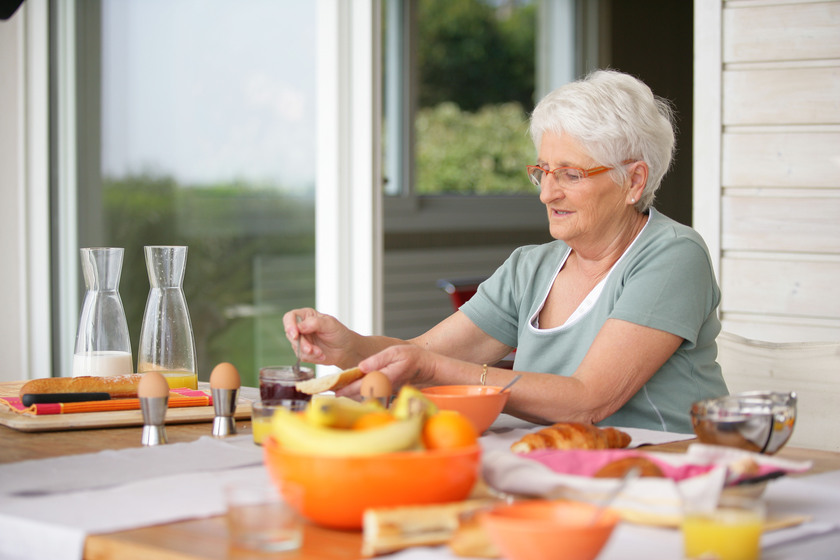 nutritional challenges in dementia and how memory care facilities in suwanee ga can help