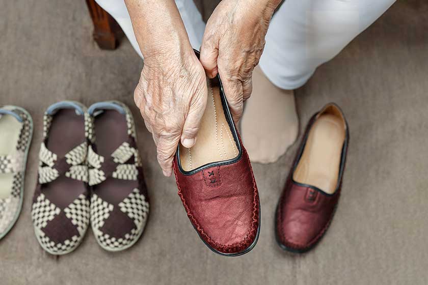 7 Tips To Help You Choose The Right Shoes For Your Aging Feet