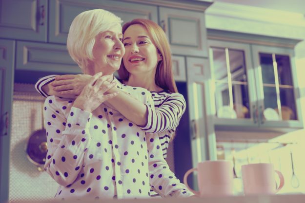 tips for a meaningful mothers day with your aging mom