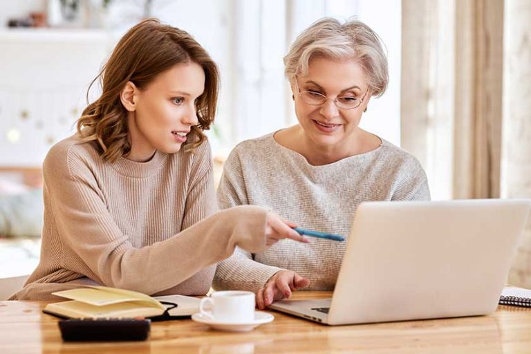 young female casual clothes clarifies