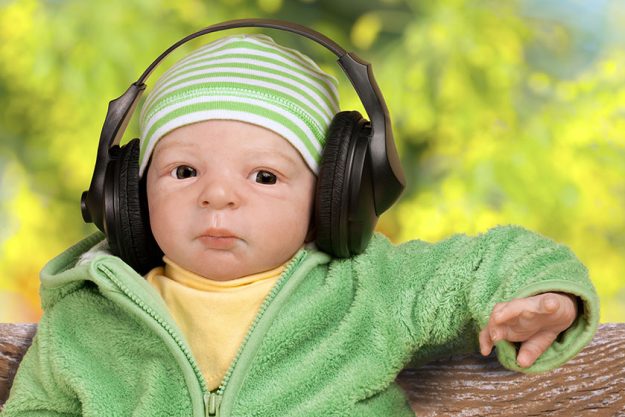 a guide to introducing doll therapy for your loved one with img