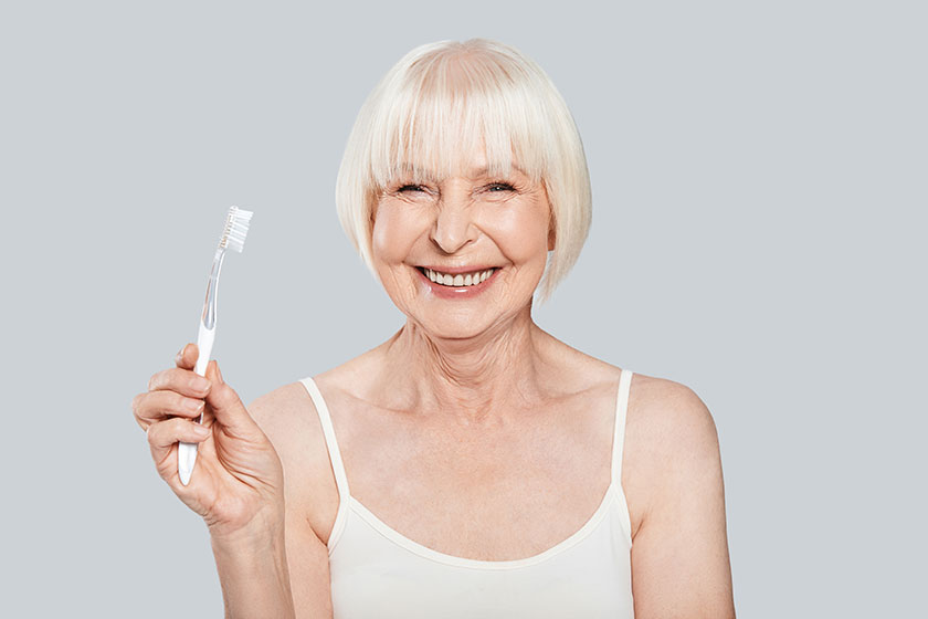 proper oral hygiene tips to adopt while staying in independent living img