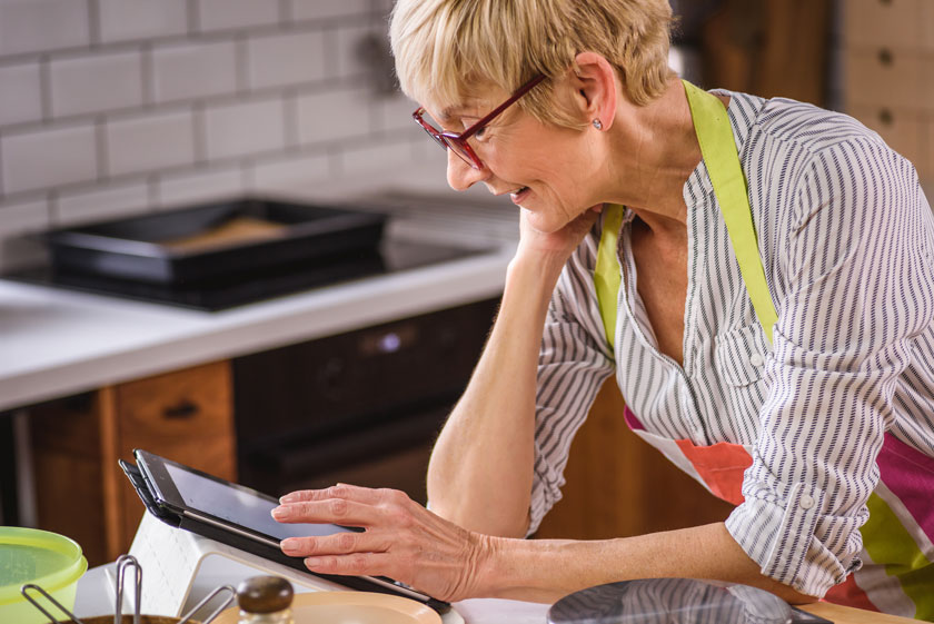 4 fun and engaging hobbies seniors can learn online img
