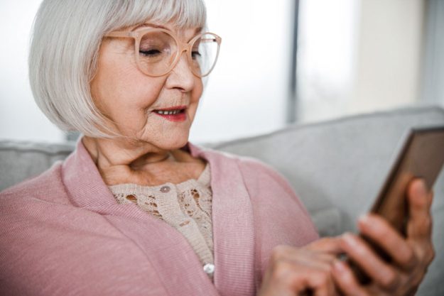 a guide to user friendly social media apps for seniors img a guide to user friendly social media apps for seniors img