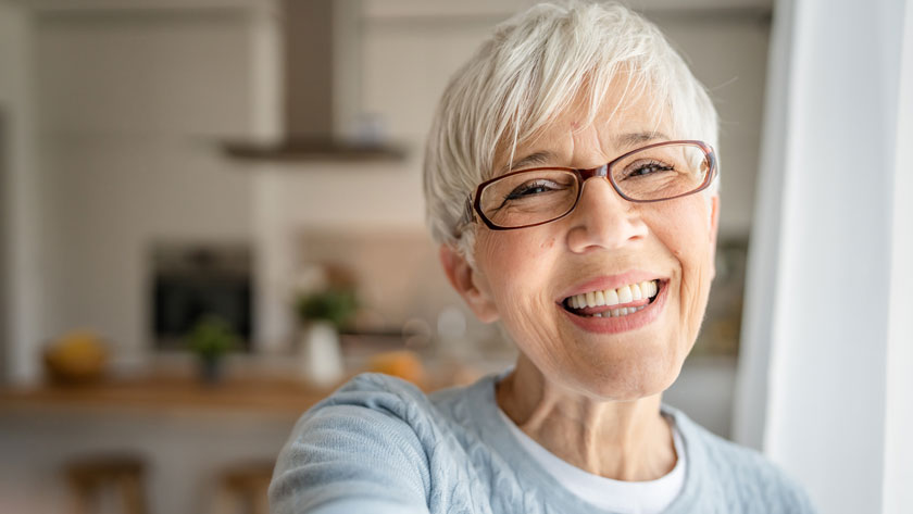 embracing life as a single in your 60s img