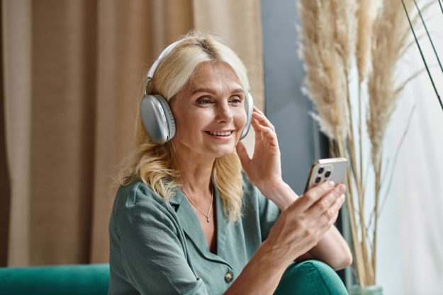 how music therapy boosts seniors brain activity img