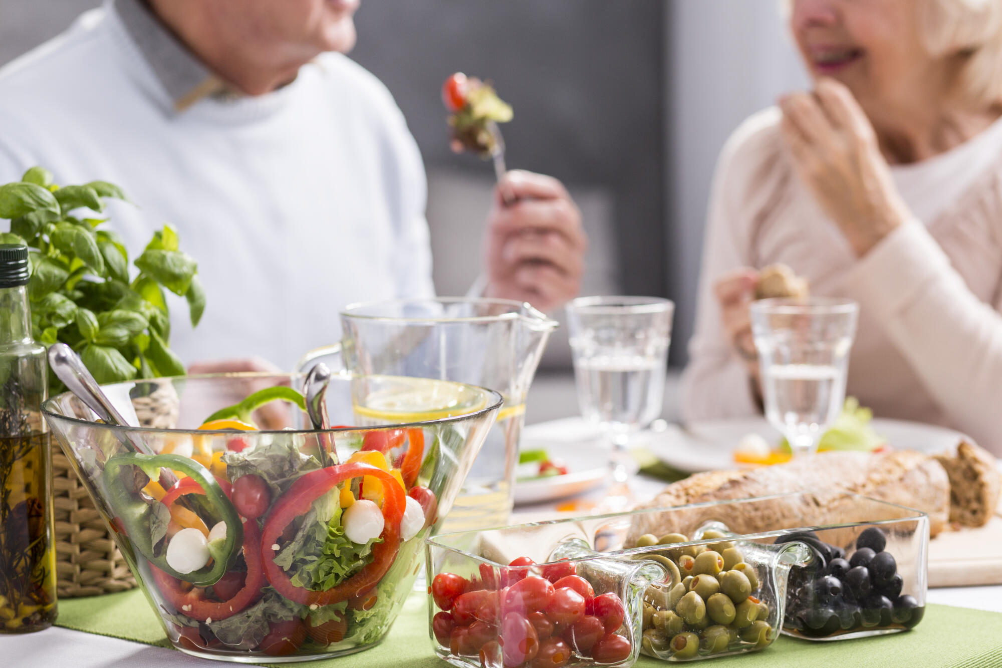 Cropped,Picture,Of,An,Elderly,Couple,Eating,A,Healthy,Dinner
