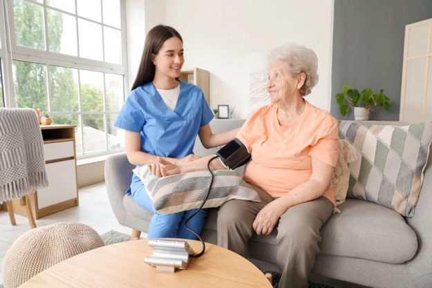 the difference between skilled nursing and assisted living img