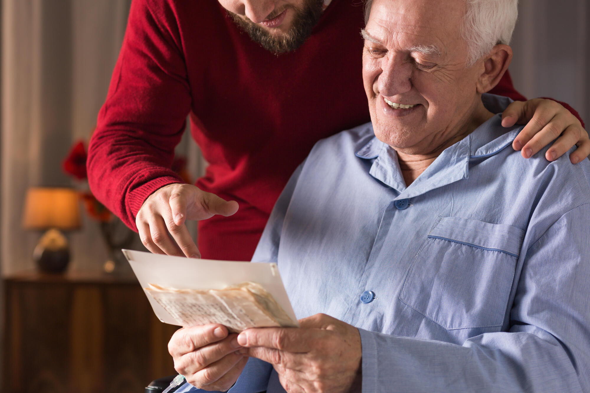 Photo,Of,Elderly,Man,With,Critical,Illness,Having,Positive,Attitude Photo,Of,Elderly,Man,With,Critical,Illness,Having,Positive,Attitude